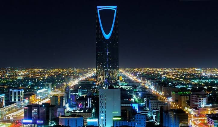 مطاعم برج المملكة الرياض