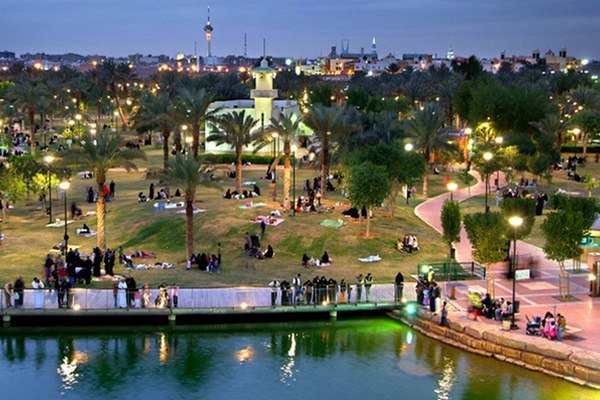 منتزه السلام من أفخم بحيرات الرياض