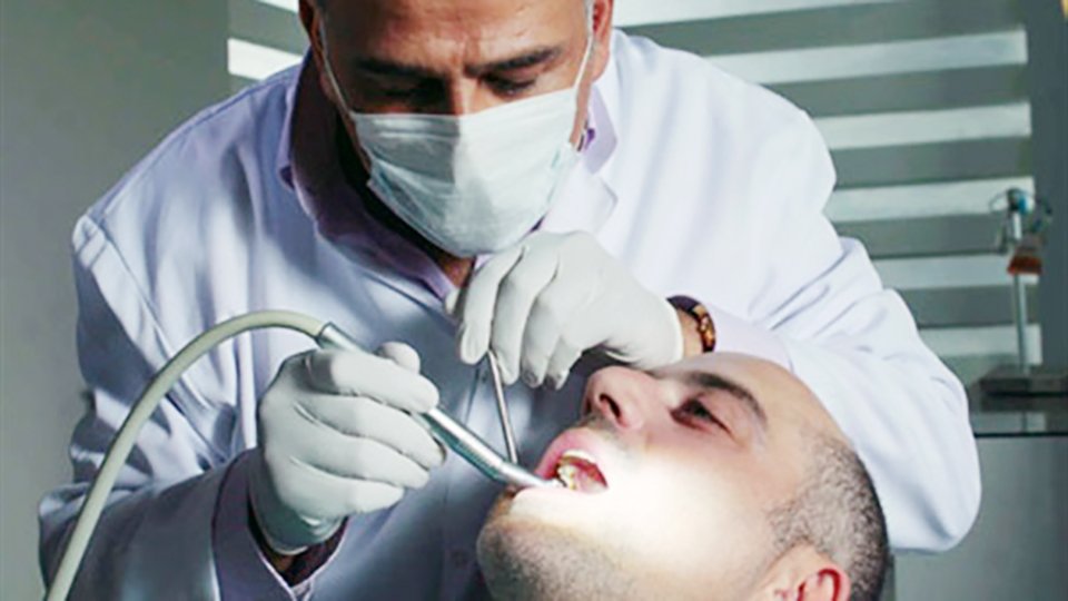 افضل طبيب زراعة اسنان الرياض