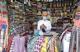 محلات بيع الأقمشة في سوق البدو في جدة