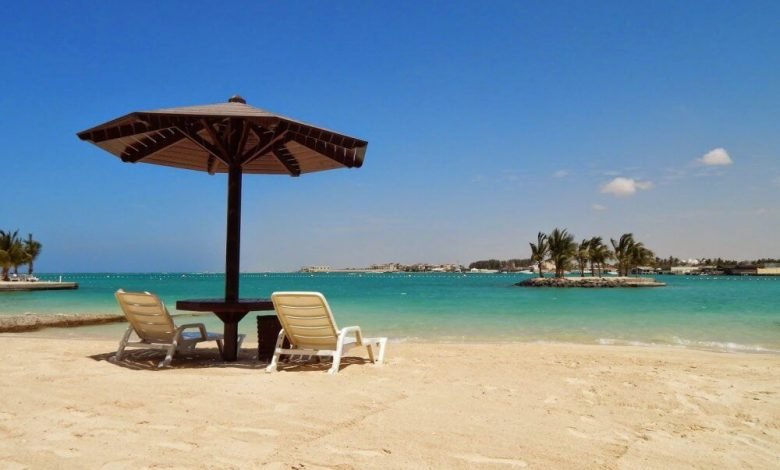 شاطئ للسباحة في جدة