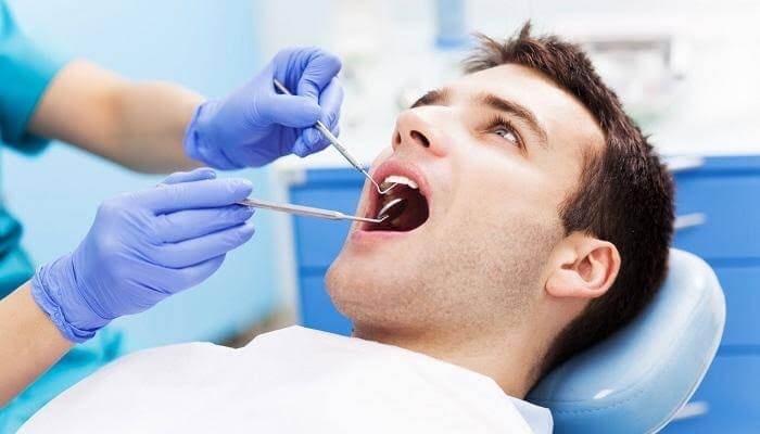 عيادات مستشفى الأسنان في جامعة الملك عبد العزيز
