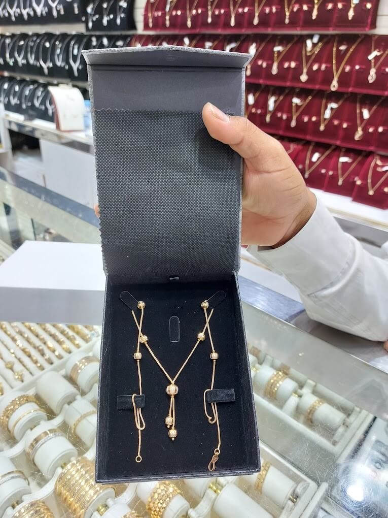 محلات المجوهرات والساعات