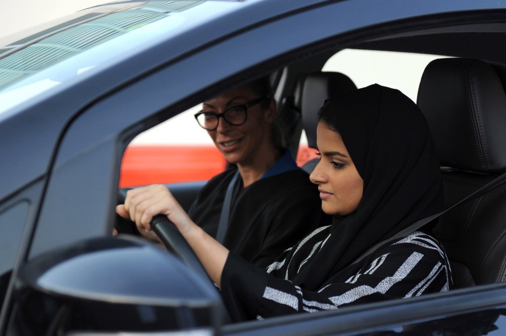 مدرسة الشميسي لتدريب السيدات على قيادة السيارات