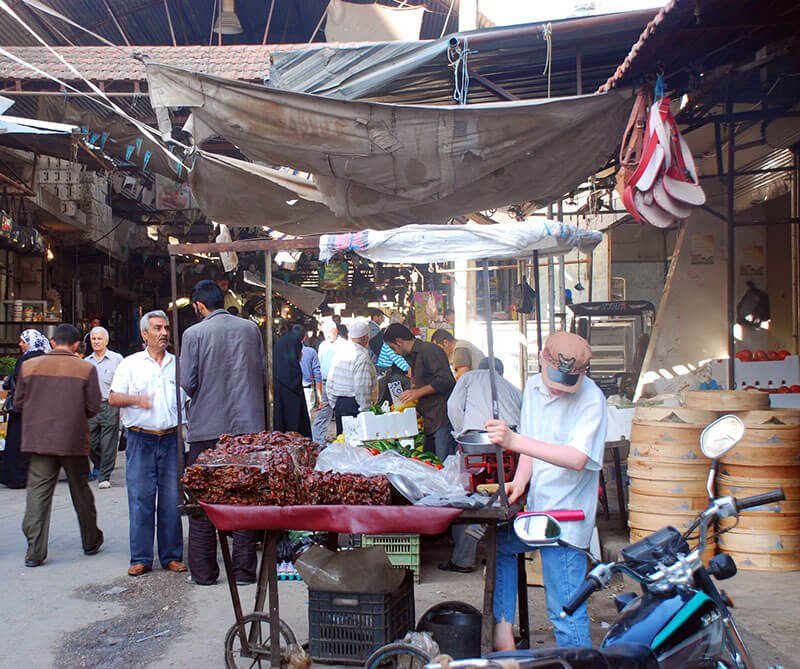 مواعيد العمل في سوق السوريين في أبها
