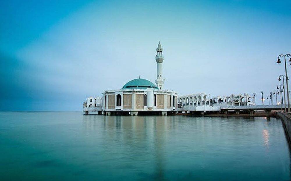 شاطئ المسجد العائم